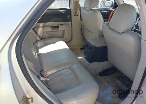 2005 Chrysler 300C z USA, uszkodzony, nr VIN 2C3JA63H85H170880